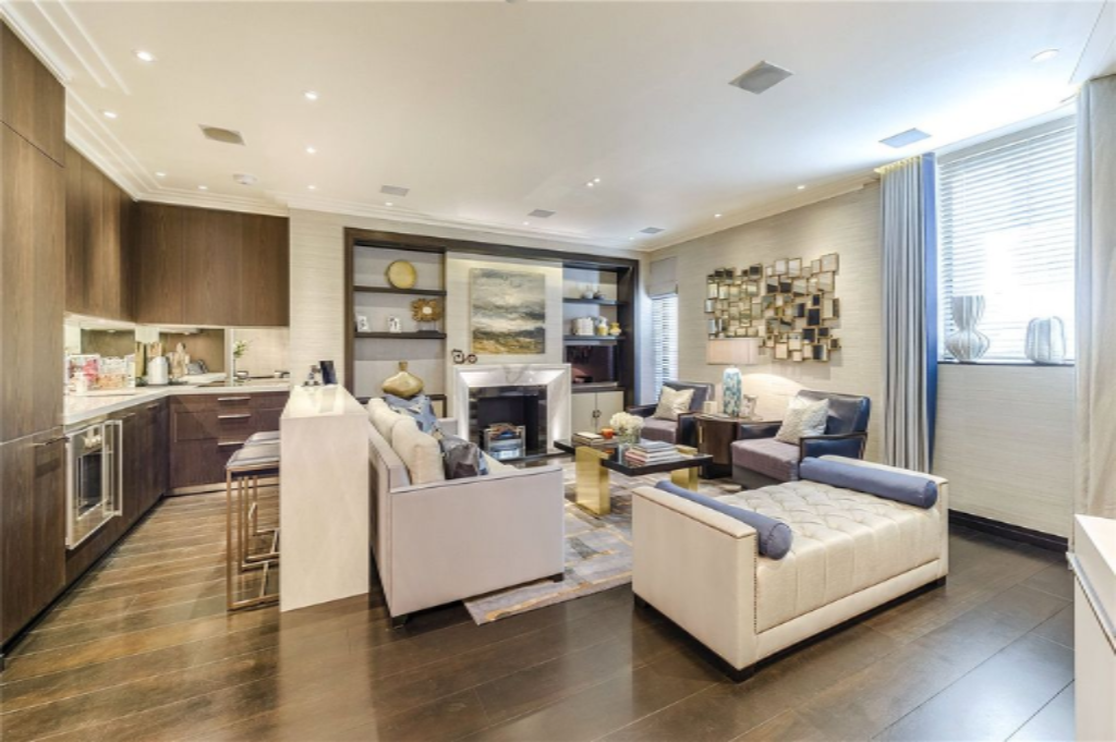 Flat in London, United Kingdom, 138 m² - picture 7