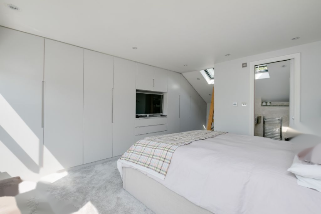 Flat in London, United Kingdom, 178 m² - picture 7