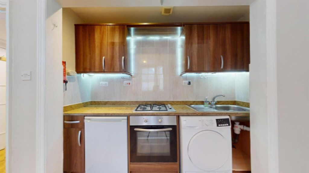 Flat in London, United Kingdom, 47 m² - picture 7