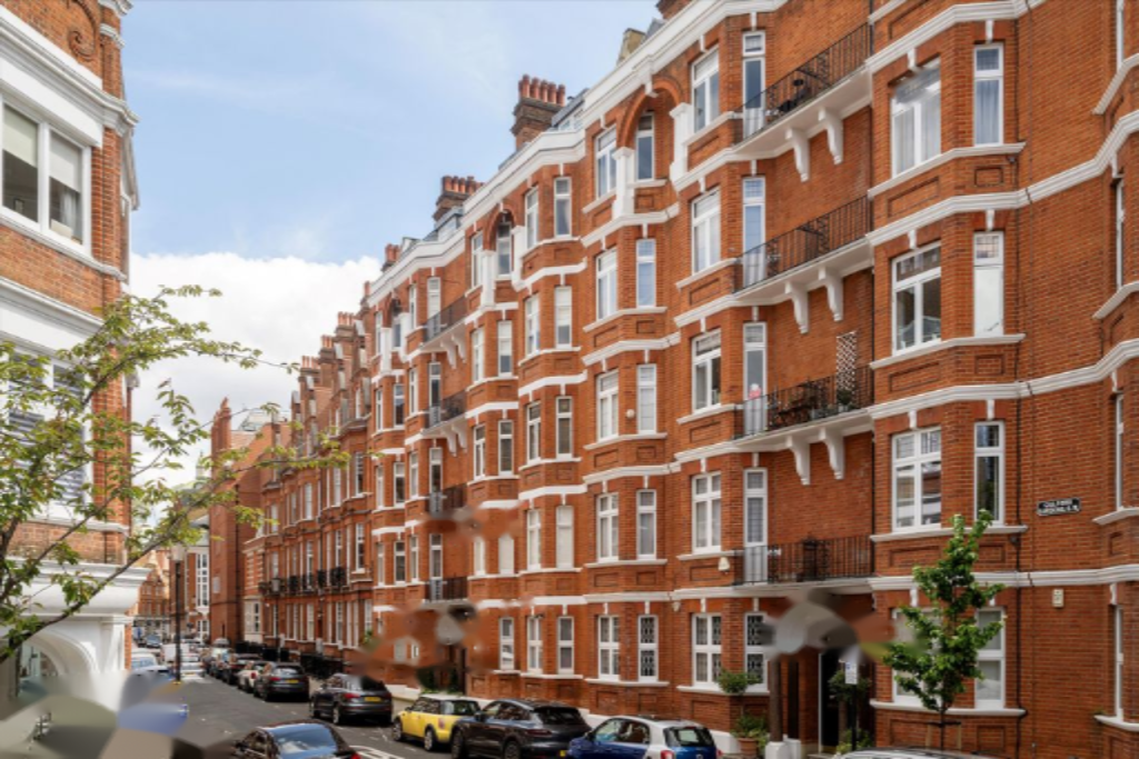 Flat in London, United Kingdom, 148 m² - picture 8