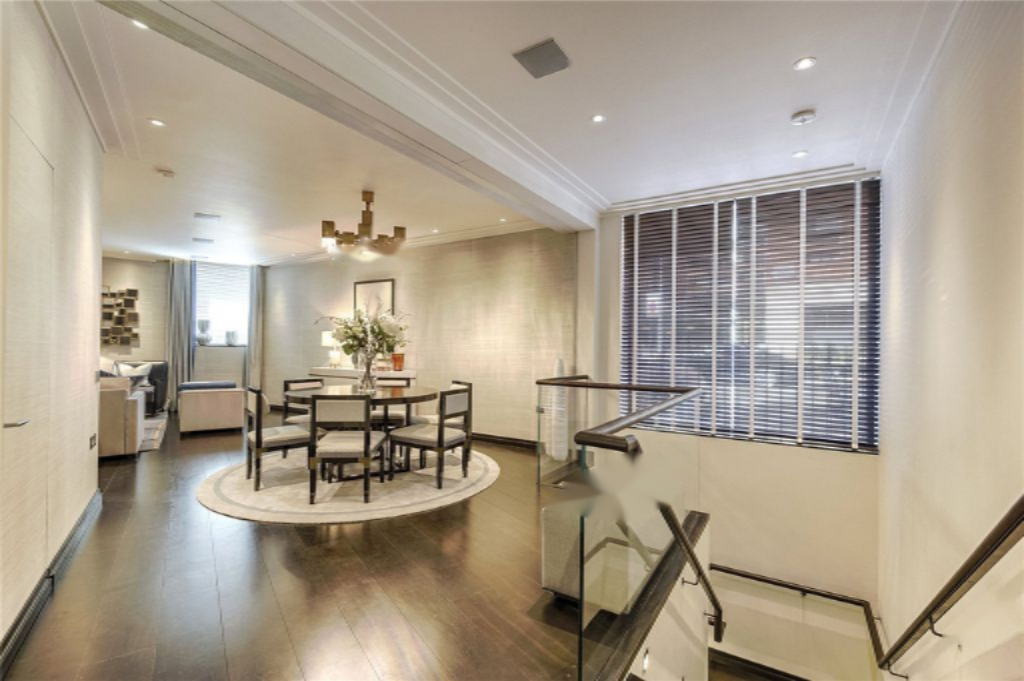 Flat in London, United Kingdom, 138 m² - picture 8