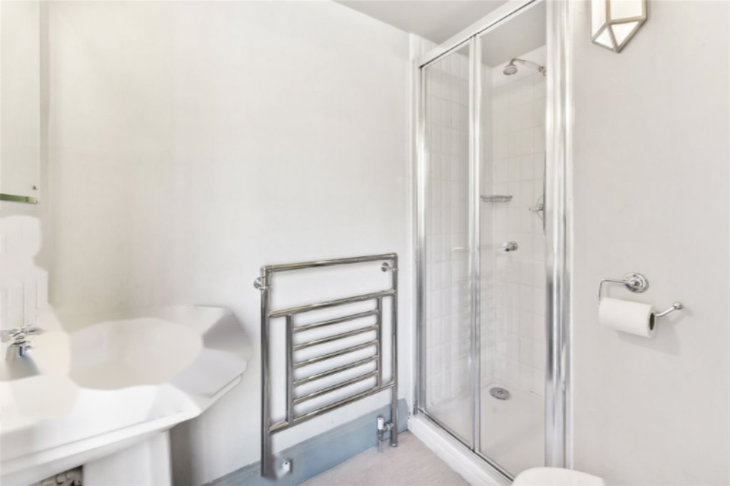 Flat in London, United Kingdom, 113 m² - picture 8