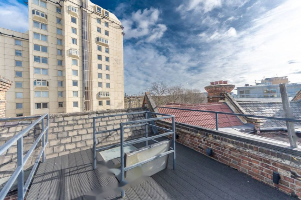 Flat in London, United Kingdom, 130 m² - picture 8