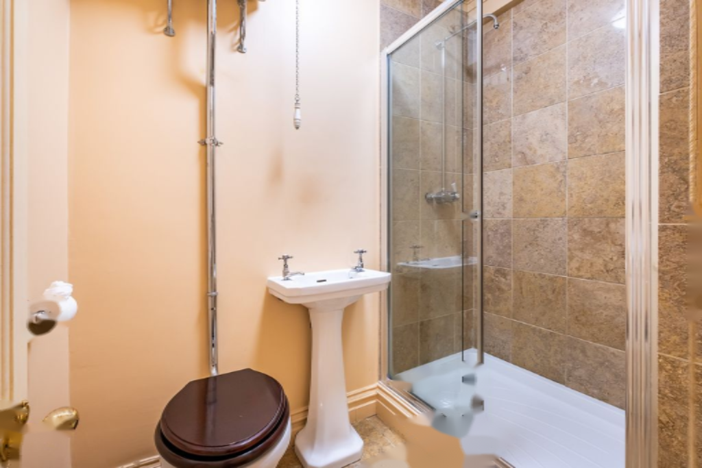 Flat in London, United Kingdom, 42 m² - picture 9