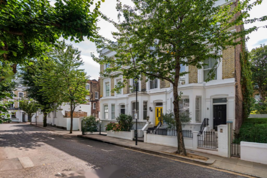 Flat in London, United Kingdom, 236 m² - picture 9