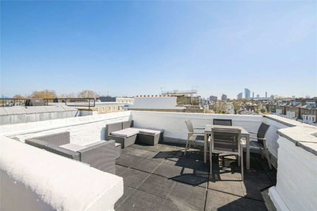 Flat in London, United Kingdom, 113 m² - picture 9