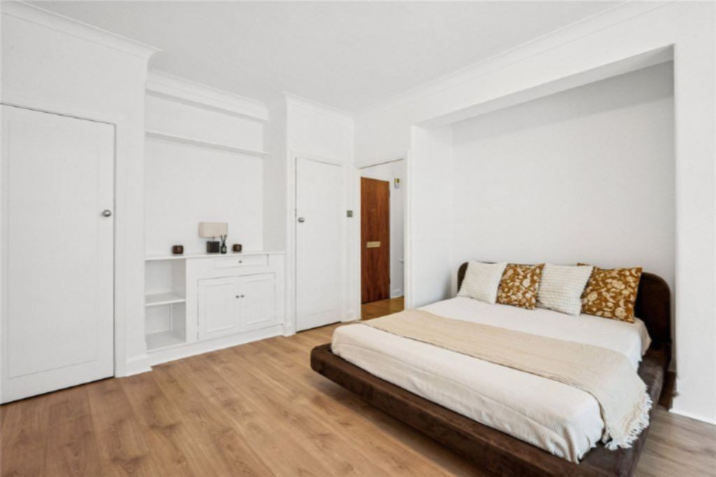 Flat in London, United Kingdom, 33 m² - picture 9