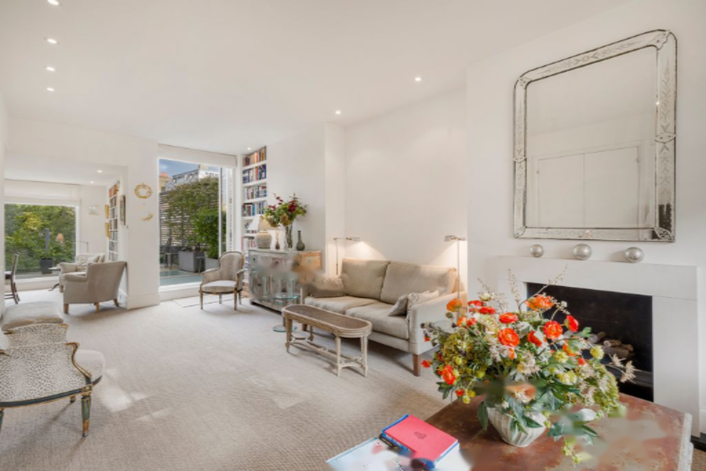 Flat in London, United Kingdom, 208 m² - picture 10