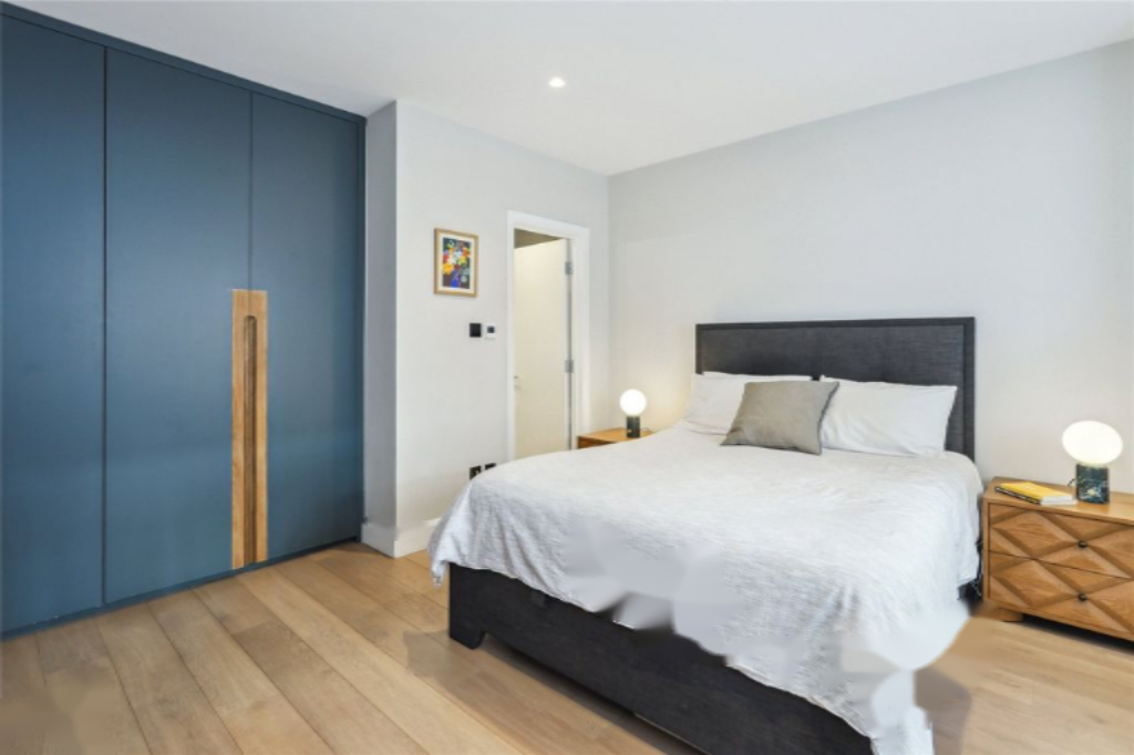 Flat in London, United Kingdom, 105 m² - picture 11