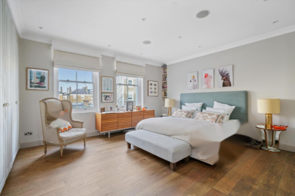 Flat in London, United Kingdom, 195 m² - picture 11