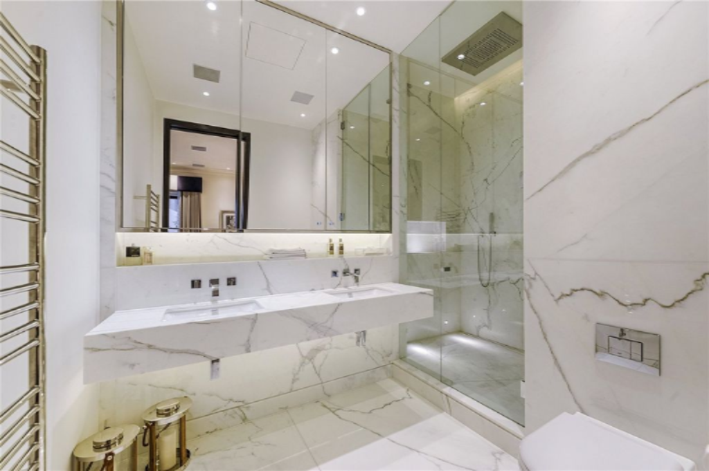 Flat in London, United Kingdom, 138 m² - picture 11