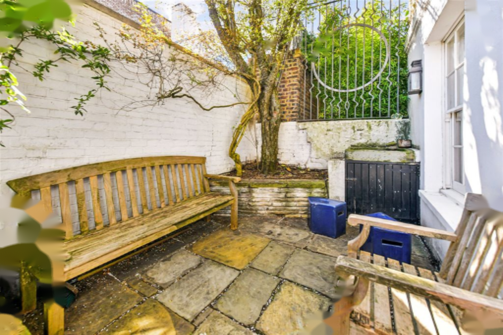 Flat in London, United Kingdom, 113 m² - picture 11