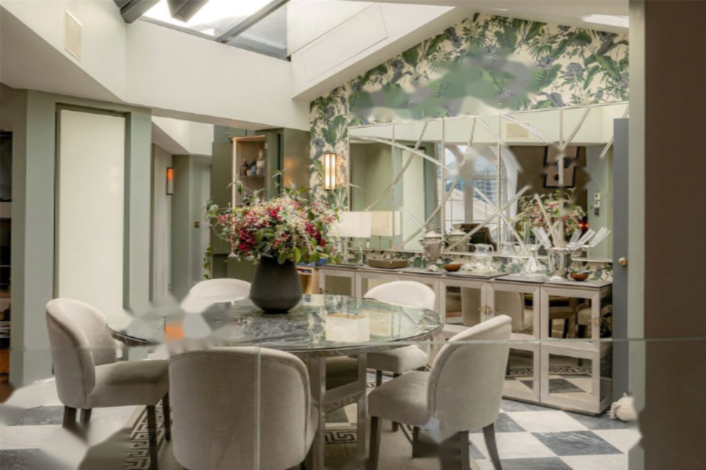 Flat in London, United Kingdom, 231 m² - picture 12