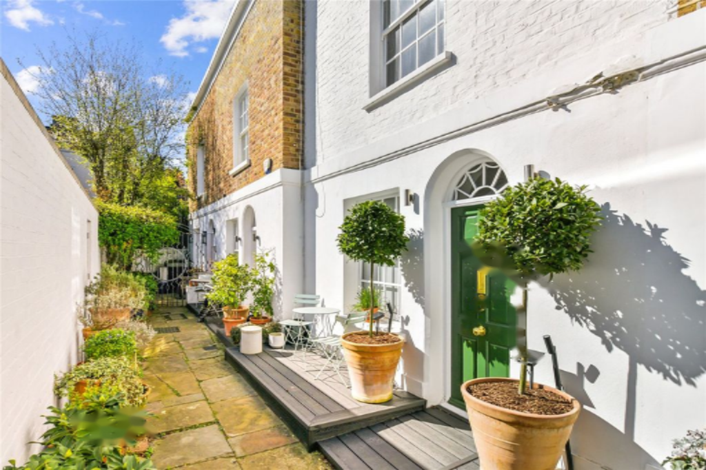 Flat in London, United Kingdom, 113 m² - picture 12