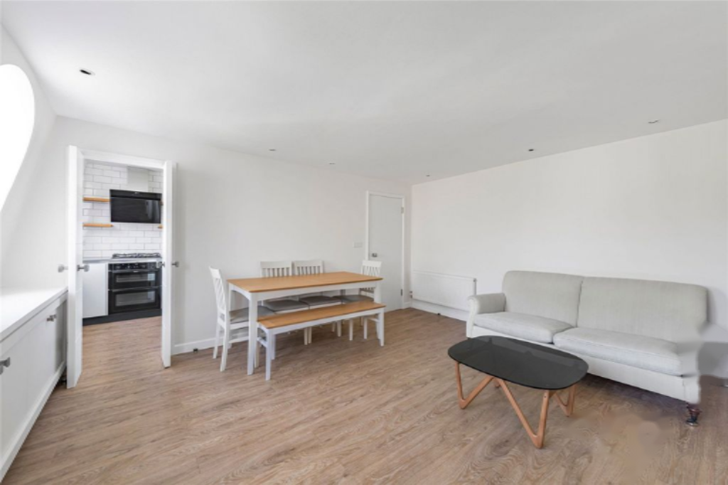 Flat in London, United Kingdom, 113 m² - picture 13