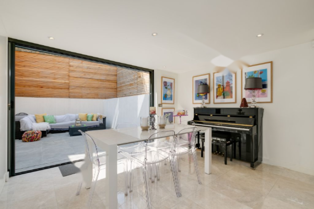 Flat in London, United Kingdom, 178 m² - picture 13