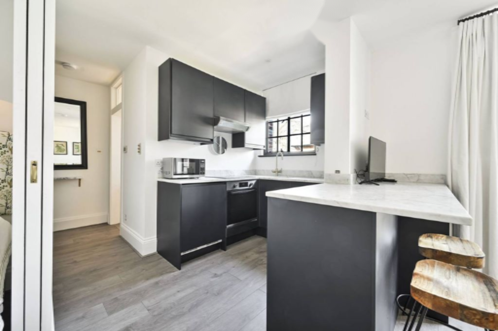 Flat in London, United Kingdom, 37 m² - picture 13