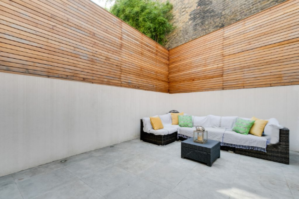 Flat in London, United Kingdom, 178 m² - picture 16