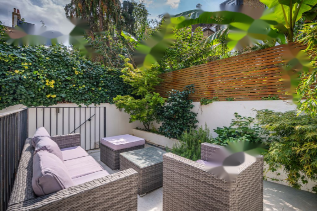 Flat in London, United Kingdom, 236 m² - picture 16