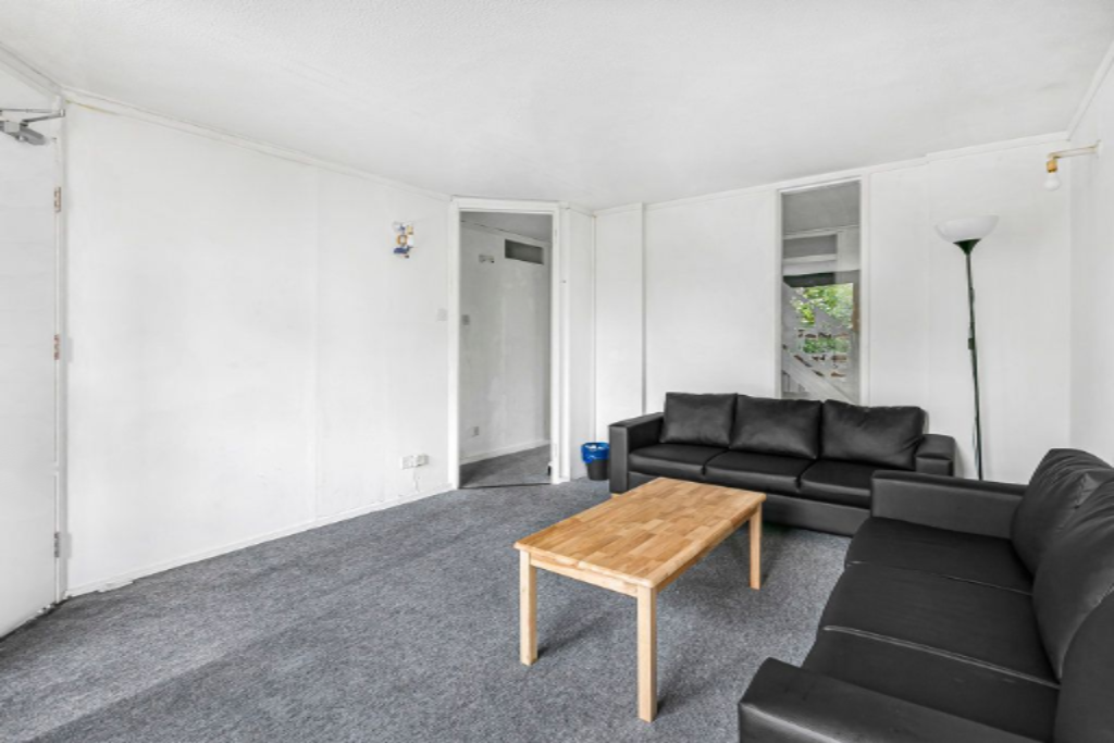 Flat in London, United Kingdom, 79 m² - picture 17