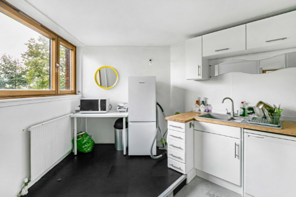 Flat in London, United Kingdom, 79 m² - picture 18