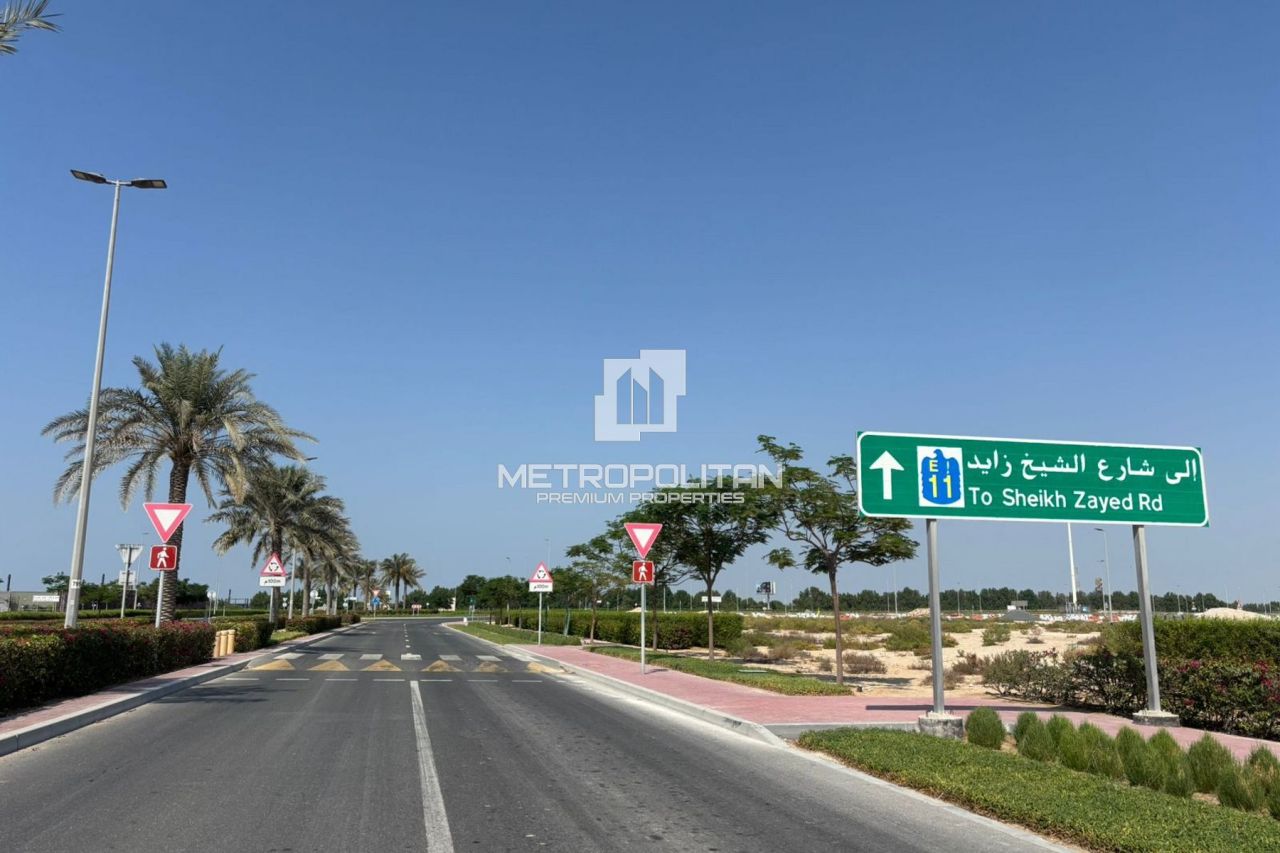 Land in Dubai, UAE, 954 m² - picture 2
