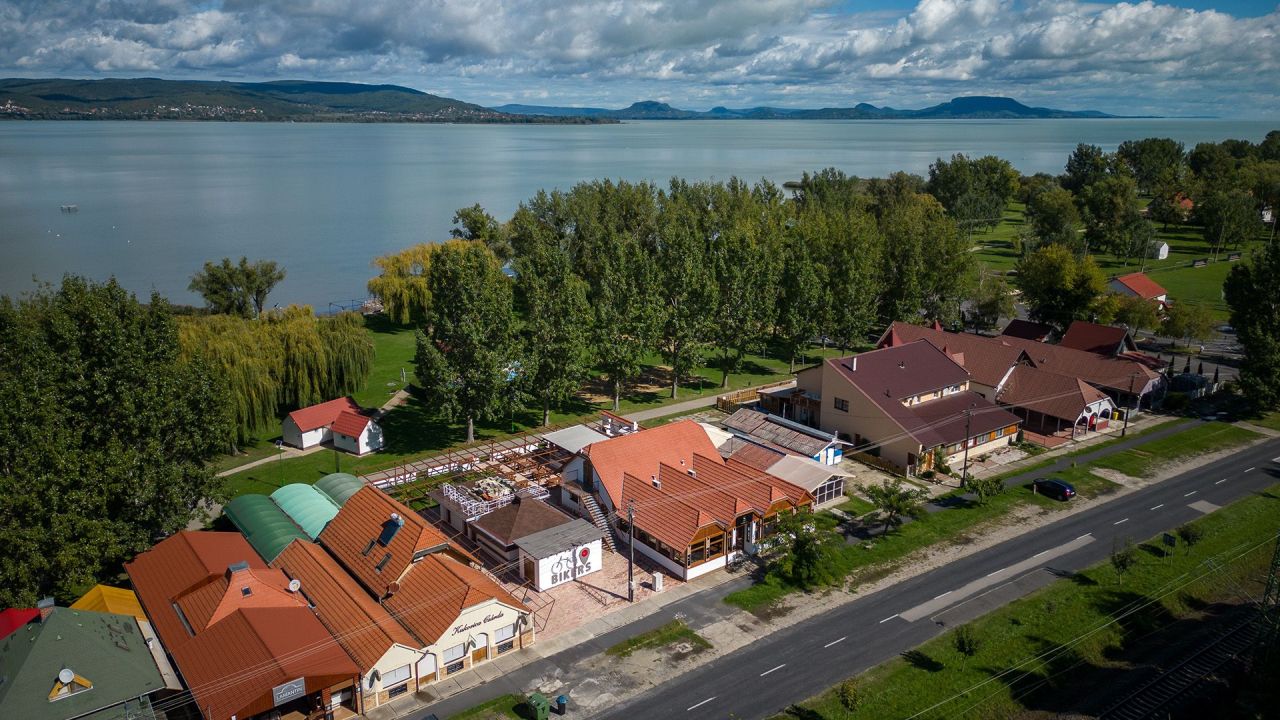 Cafe, restaurant on Balaton, Hungary, 904 m² - picture 2