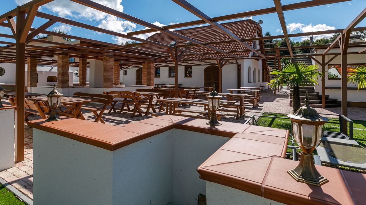 Cafe, restaurant on Balaton, Hungary, 904 m² - picture 11