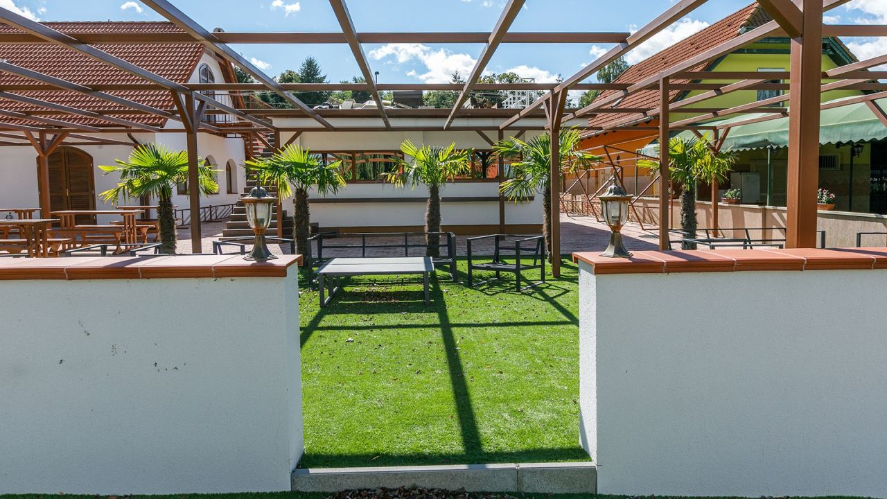 Cafe, restaurant on Balaton, Hungary, 904 m² - picture 9