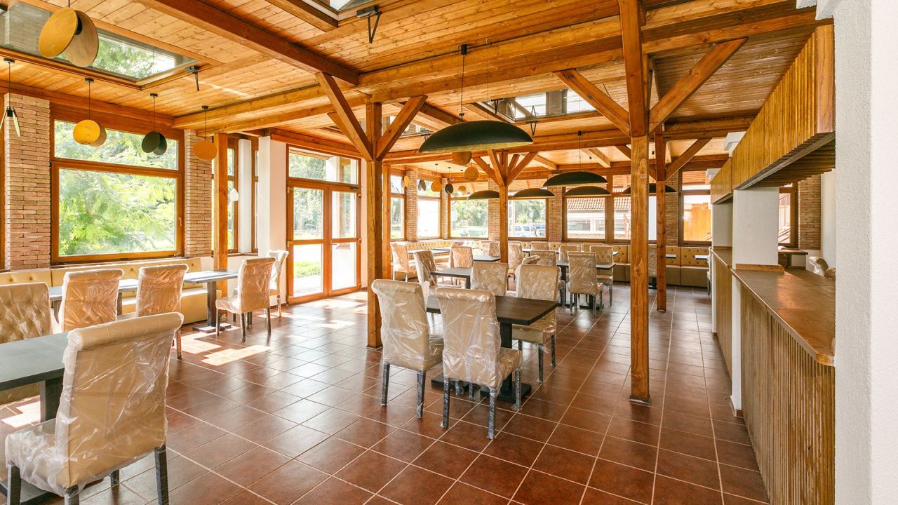 Cafe, restaurant on Balaton, Hungary, 904 m² - picture 18