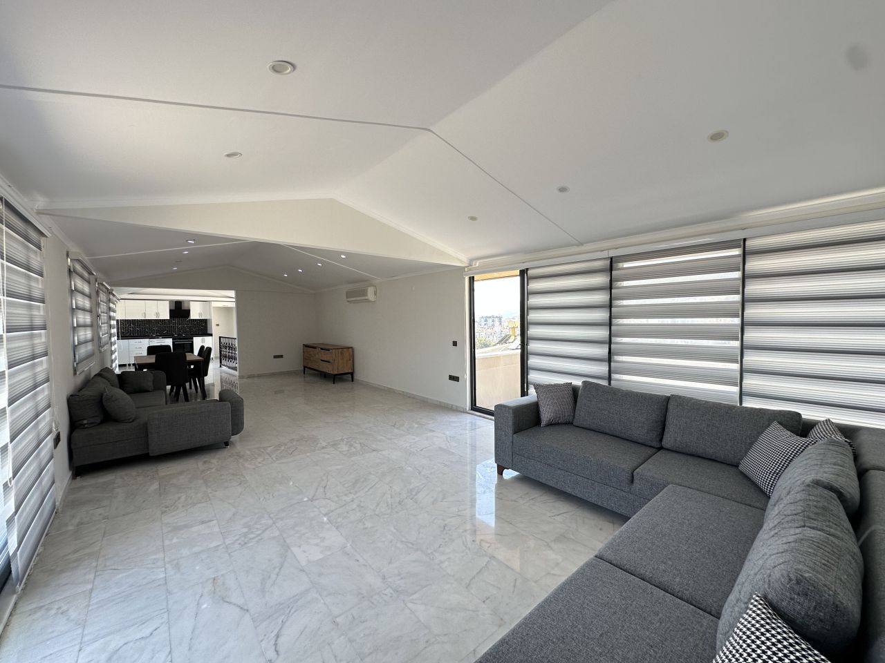 Ático en Alanya, Turquia, 250 m² - imagen 1