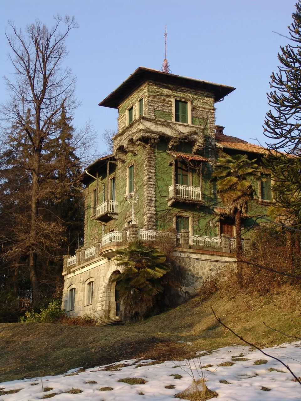 Villa en Malnate, Italia, 1 200 m² - imagen 4