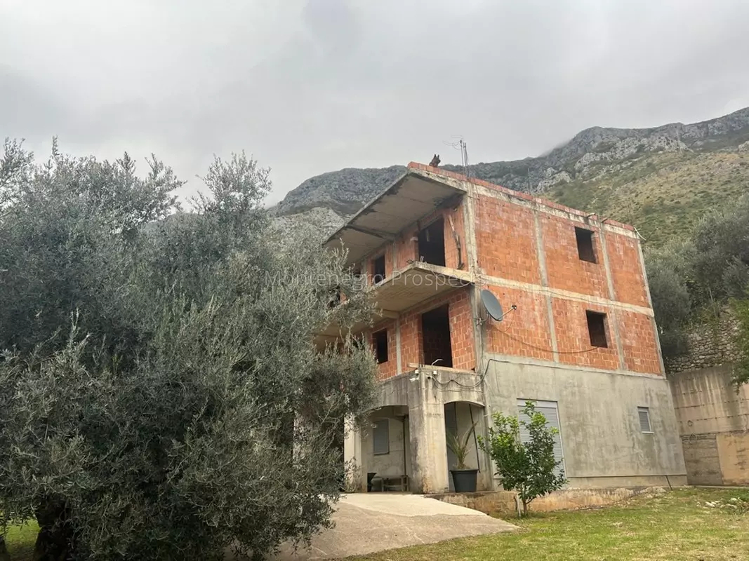 Land in Rezevici, Montenegro - picture 1