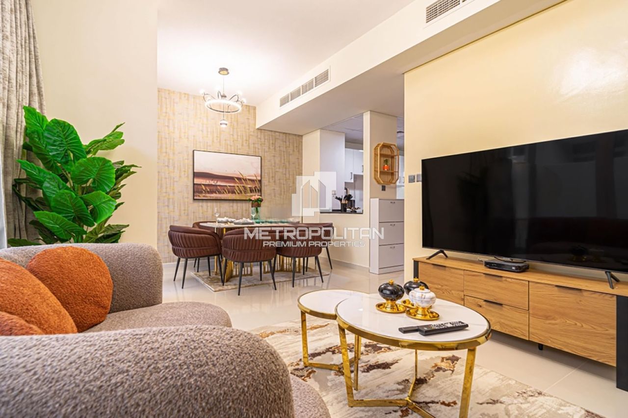 Townhouse in Dubai, UAE, 158 m² - picture 1