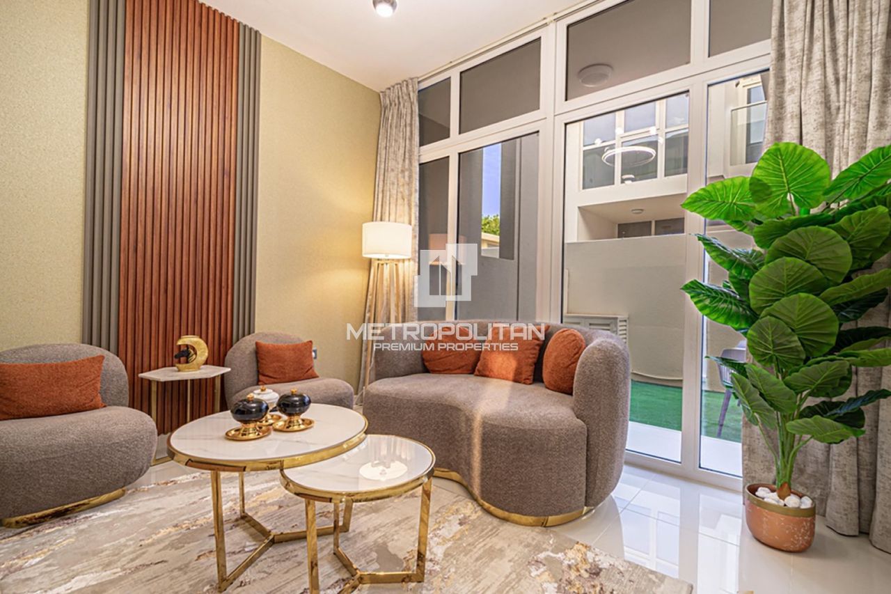 Townhouse in Dubai, UAE, 158 m² - picture 2