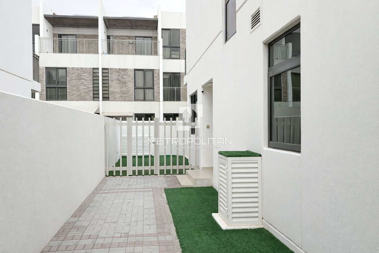 Townhouse in Dubai, UAE, 178 m² - picture 9