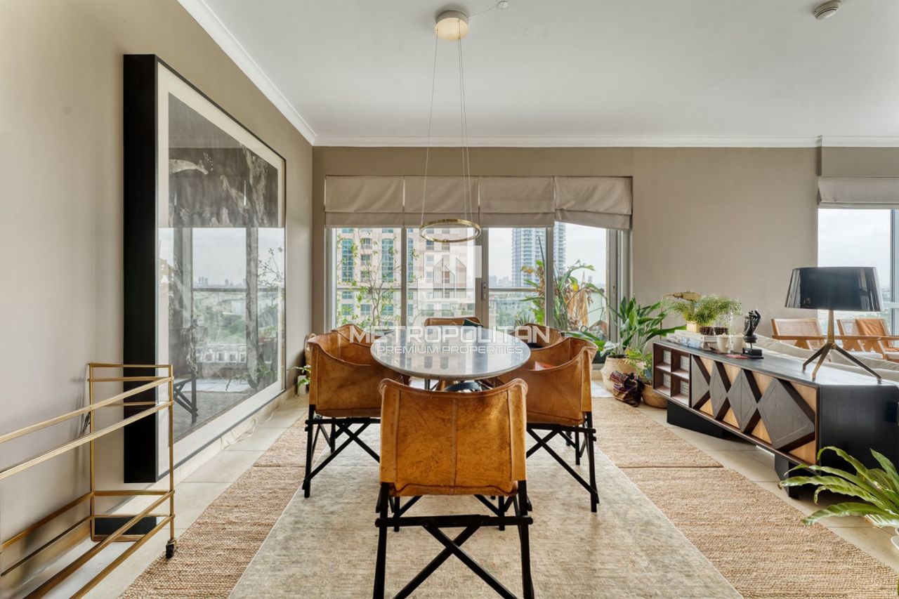 Apartment in Dubai, UAE, 130 m² - picture 10