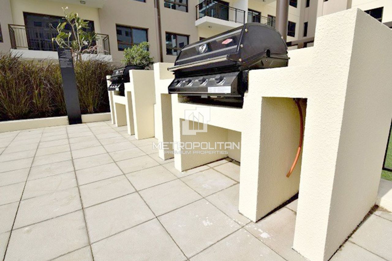 Apartment in Dubai, UAE, 60 m² - picture 10