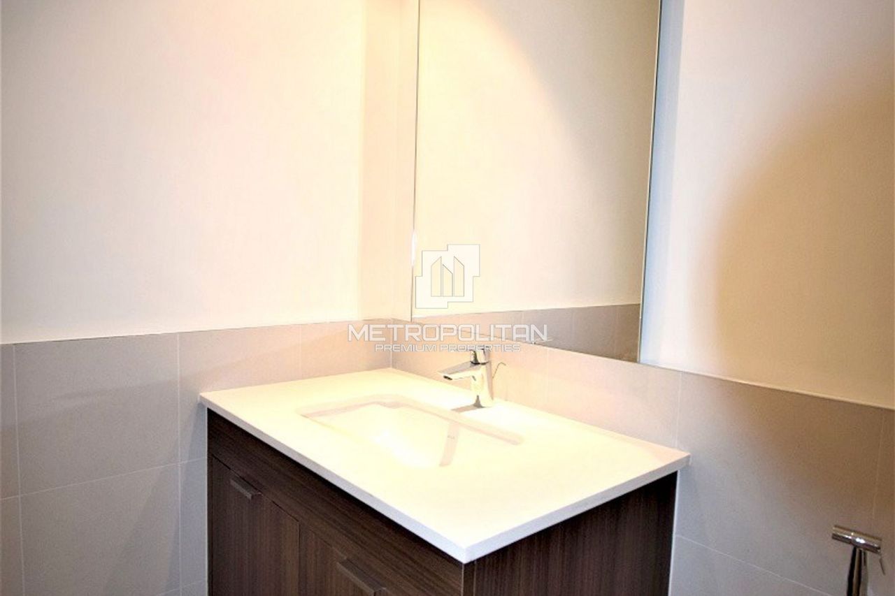 Apartment in Dubai, UAE, 60 m² - picture 11