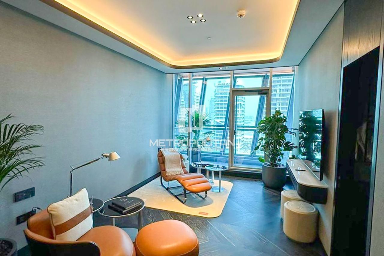 Apartment in Dubai, UAE, 248 m² - picture 13