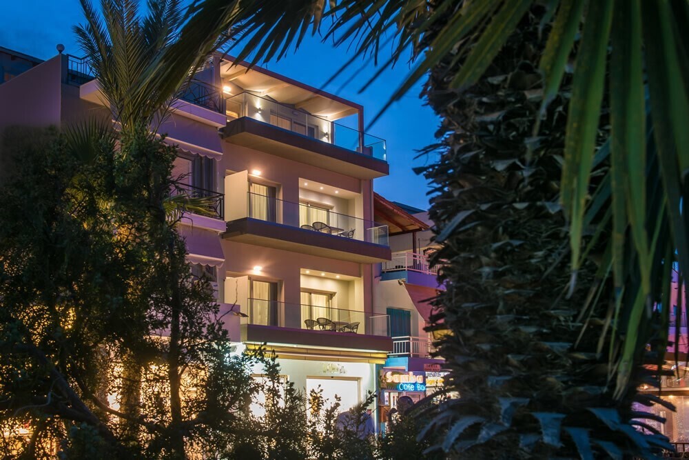 Hotel en Hersonissos, Grecia, 200 m² - imagen 1