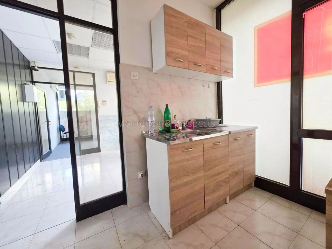 Proprietà commerciale a Bar, Montenegro, 171 m² - foto 3