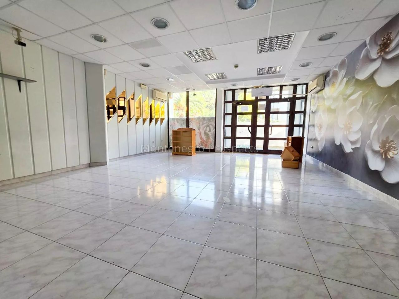 Proprietà commerciale a Bar, Montenegro, 171 m² - foto 1