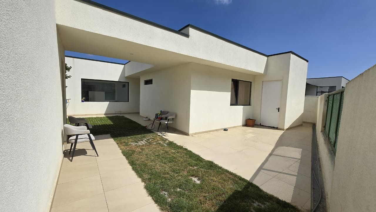 Casa a Tbilisi, Georgia, 175 m² - foto 1