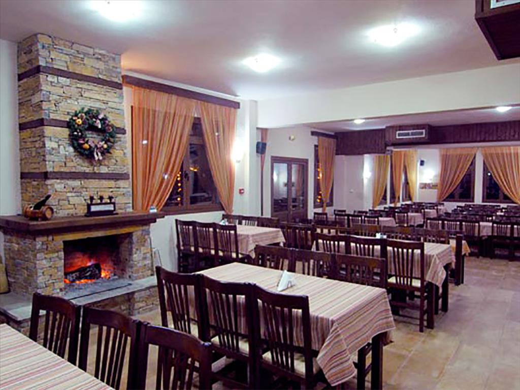 Cafetería, restaurante en Tesalia, Grecia, 743 m² - imagen 2