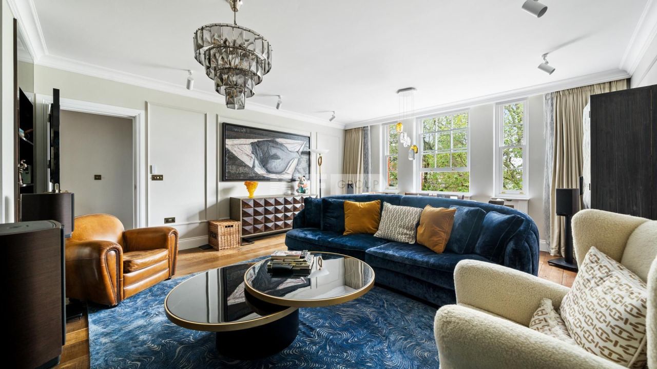 Apartment in London, United Kingdom, 87 m² - picture 1