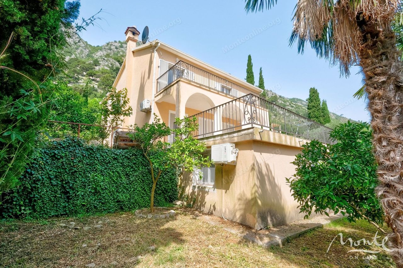 Villa in Muo, Montenegro, 174 m² - picture 3