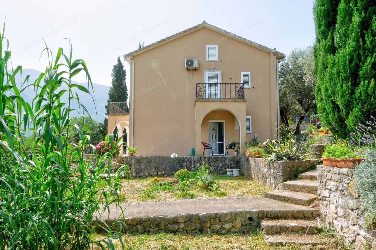 Villa in Muo, Montenegro, 174 m² - picture 5