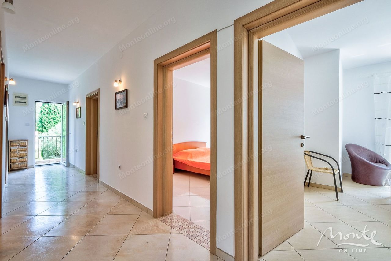 Villa in Muo, Montenegro, 174 m² - picture 12