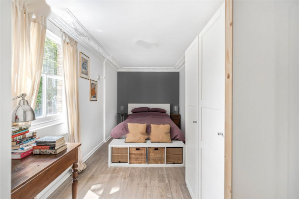 Flat in London, United Kingdom, 44 m² - picture 1